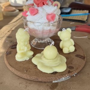 Velas en forma de osos y vela tipo postre