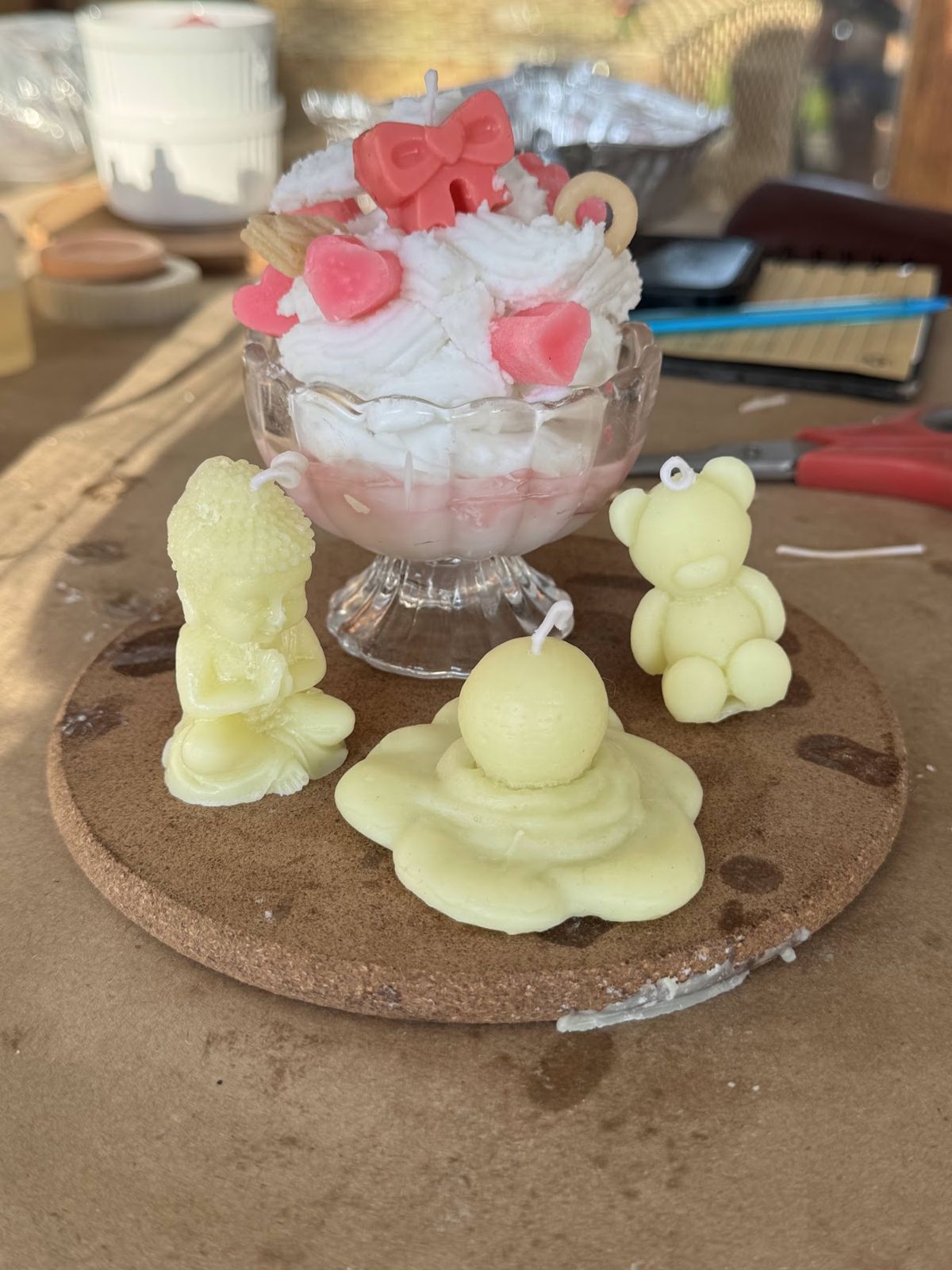 Velas en forma de osos y vela tipo postre